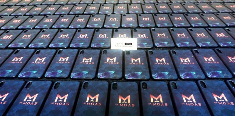 hato case in ốp lưng điện thoại cho nhà hàng MOAS 1